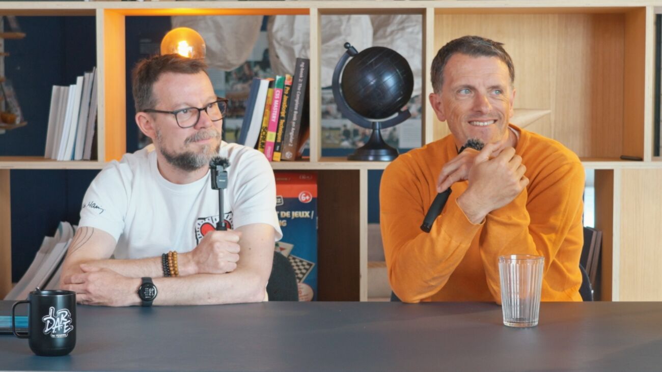 Collega's tijdens de podcast